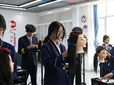 ��܇��Ӗ�WУ_��܇늚⻯�̌W�F��