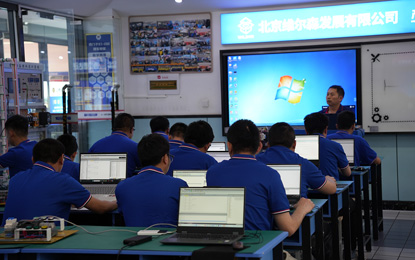 ��܇��Ӗ�WУ_���R�W���޽օ^